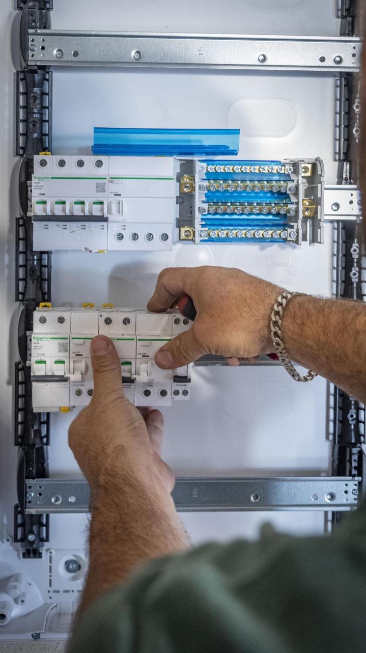 Installation borne de recharge Rhône